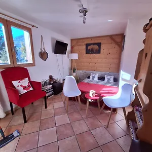 https://appartement-avec-terrasse-et-parking-prive.hotels-rhonealpes.com