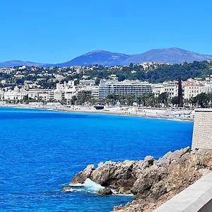 https://le-mistral-1.fr-provencehotel.com